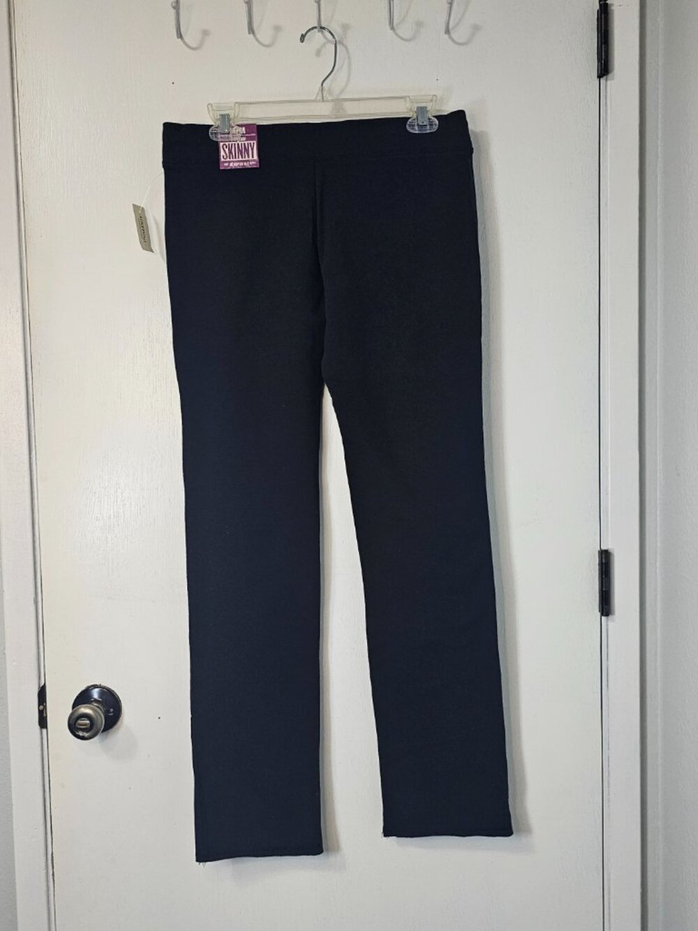 NEW Aeropostale Women's 87 Skinny Stretch Fleece Sweatpants Black - Size Medium - Picture 3 of 7